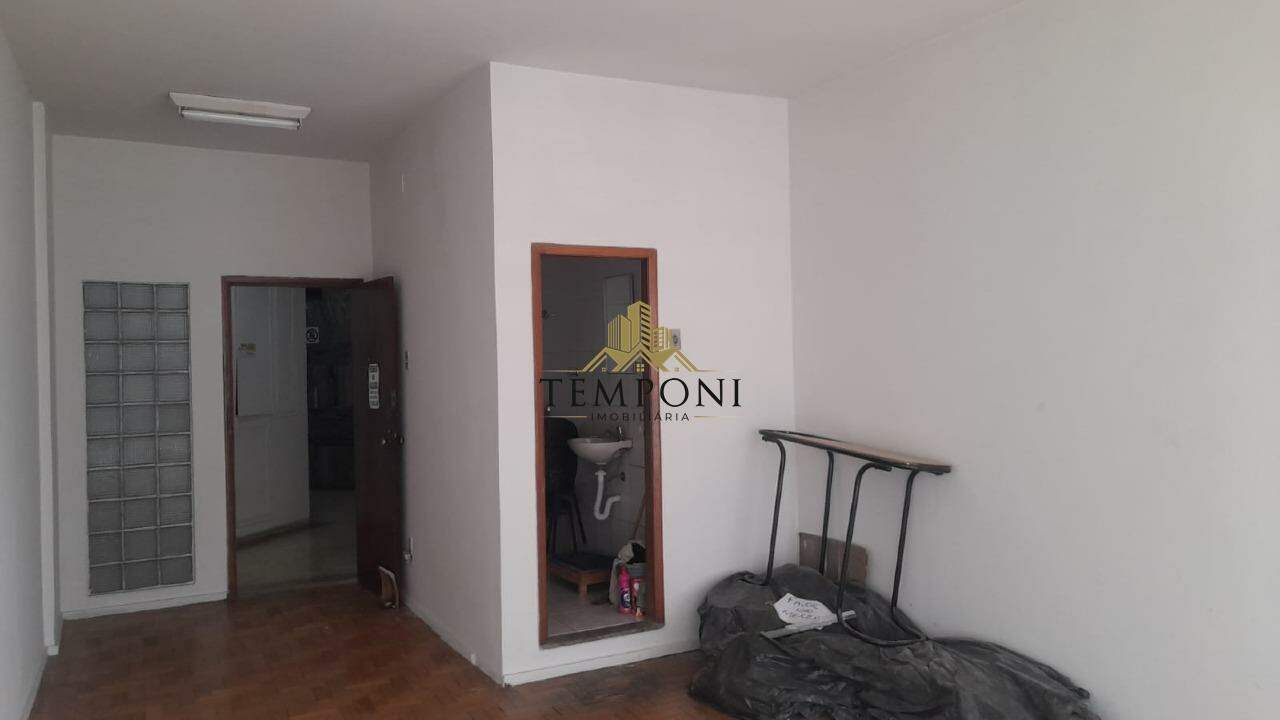Sala para aluguel no Centro: 