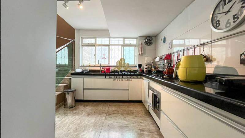 Casa à venda no Planalto: 