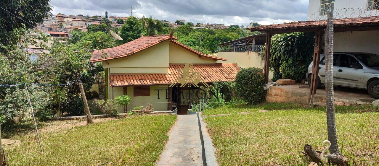 Casa à venda no Aarão Reis: 