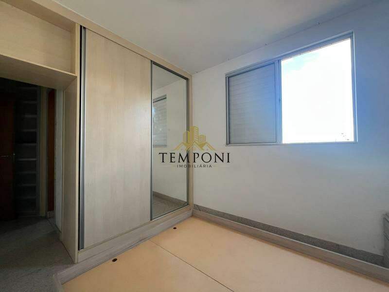 Apartamento à venda no Sagrada Família: 
