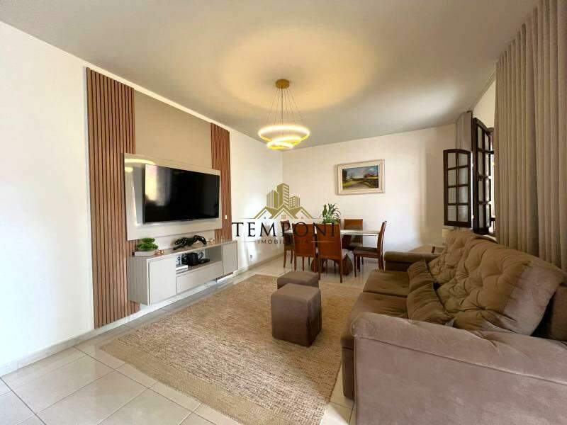 Casa à venda no Planalto: 