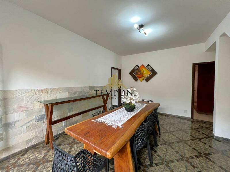 Casa à venda no Planalto: 