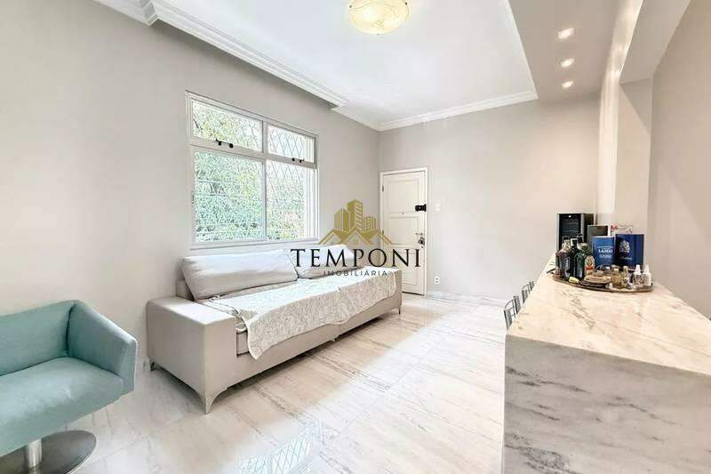 Apartamento à venda no Cruzeiro: 