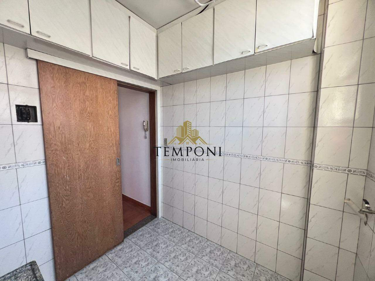 Apartamento à venda no Colégio Batista: 