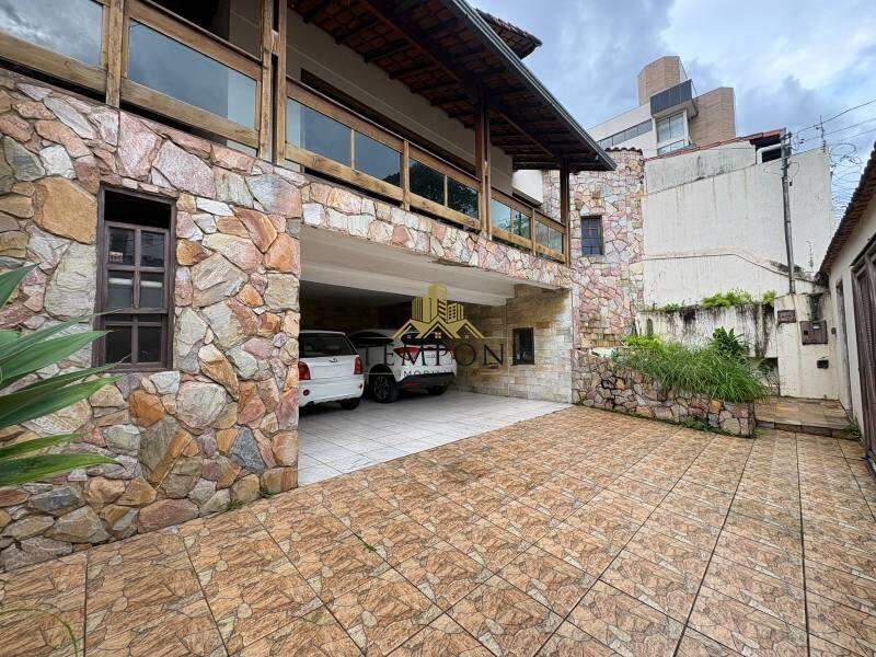 Casa à venda no Dona Clara: 