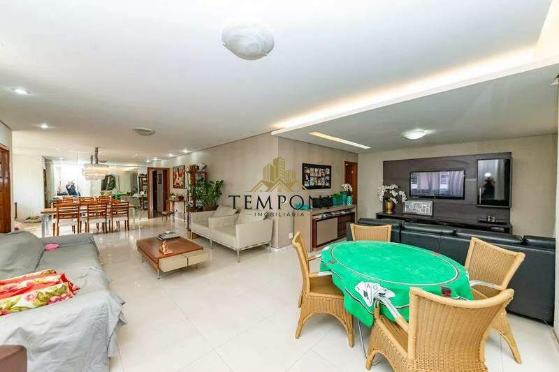 Casa à venda no Gutierrez: 
