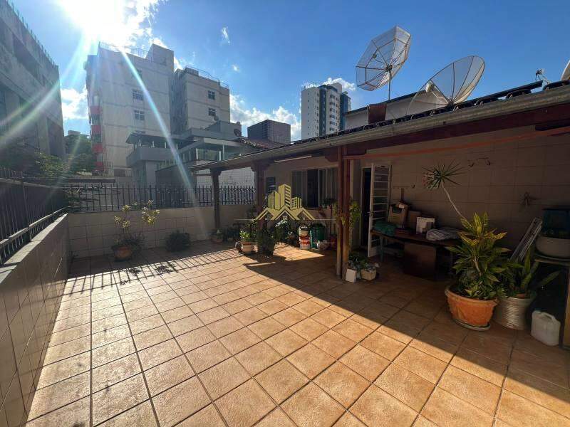 Cobertura à venda no Silveira: 