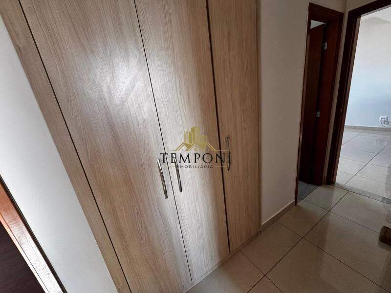 Apartamento à venda no Colégio Batista: 