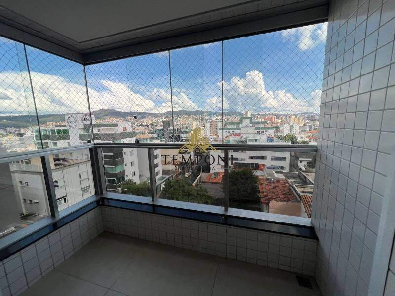 Apartamento à venda no Sagrada Família: 