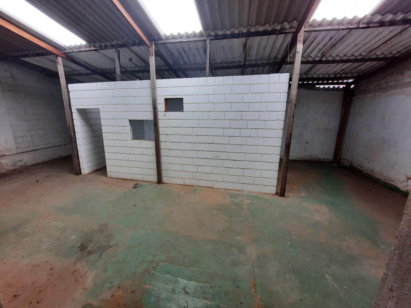 Galpão à venda no Vila Oeste: 