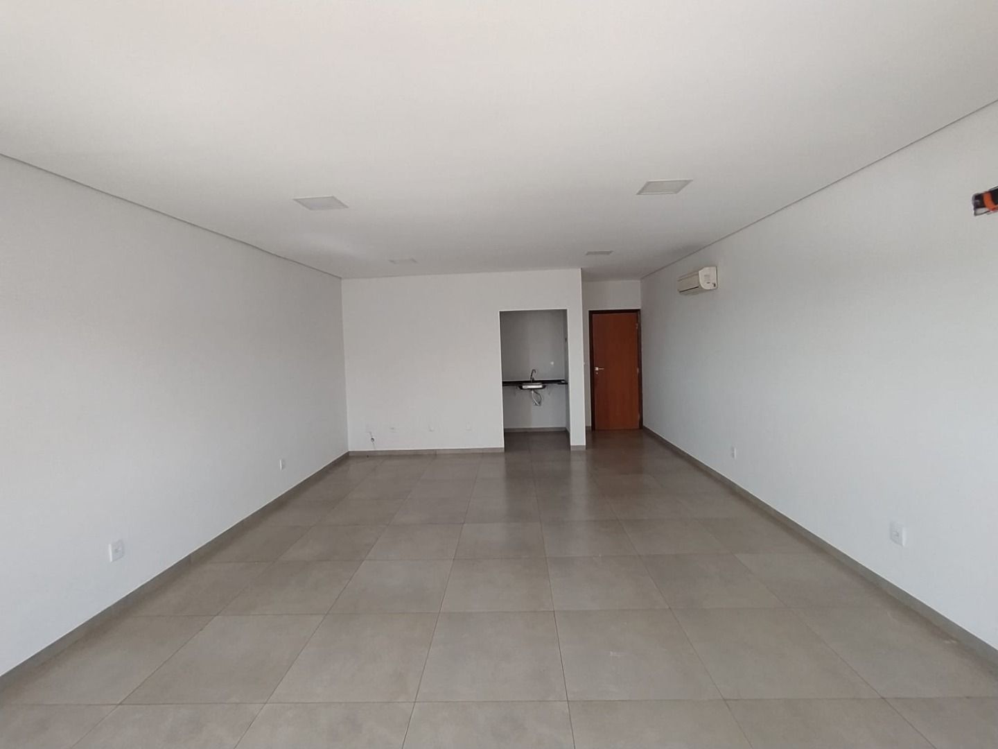 Sala para aluguel no Jardim Caramuru: 