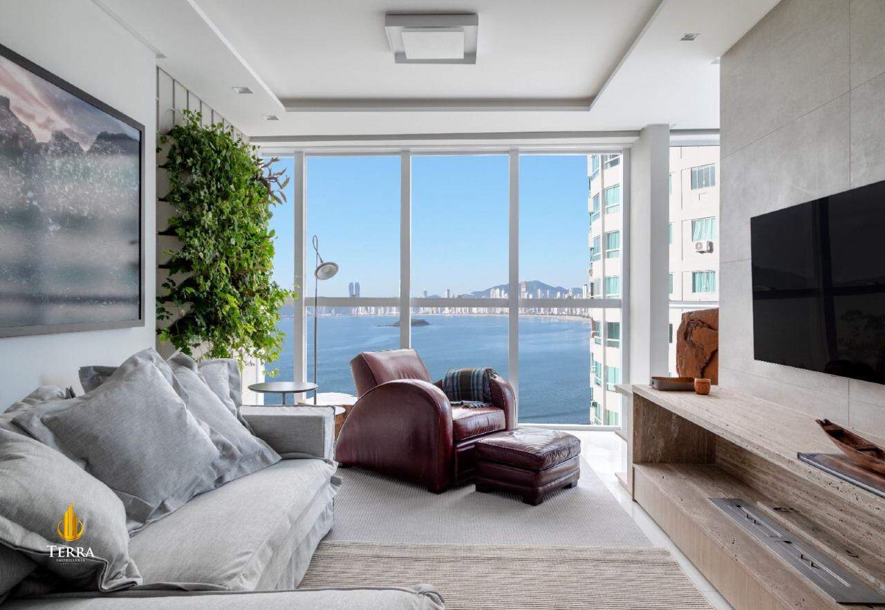 Italian Residence Apartamento com 4 quartos, Pioneiros: 