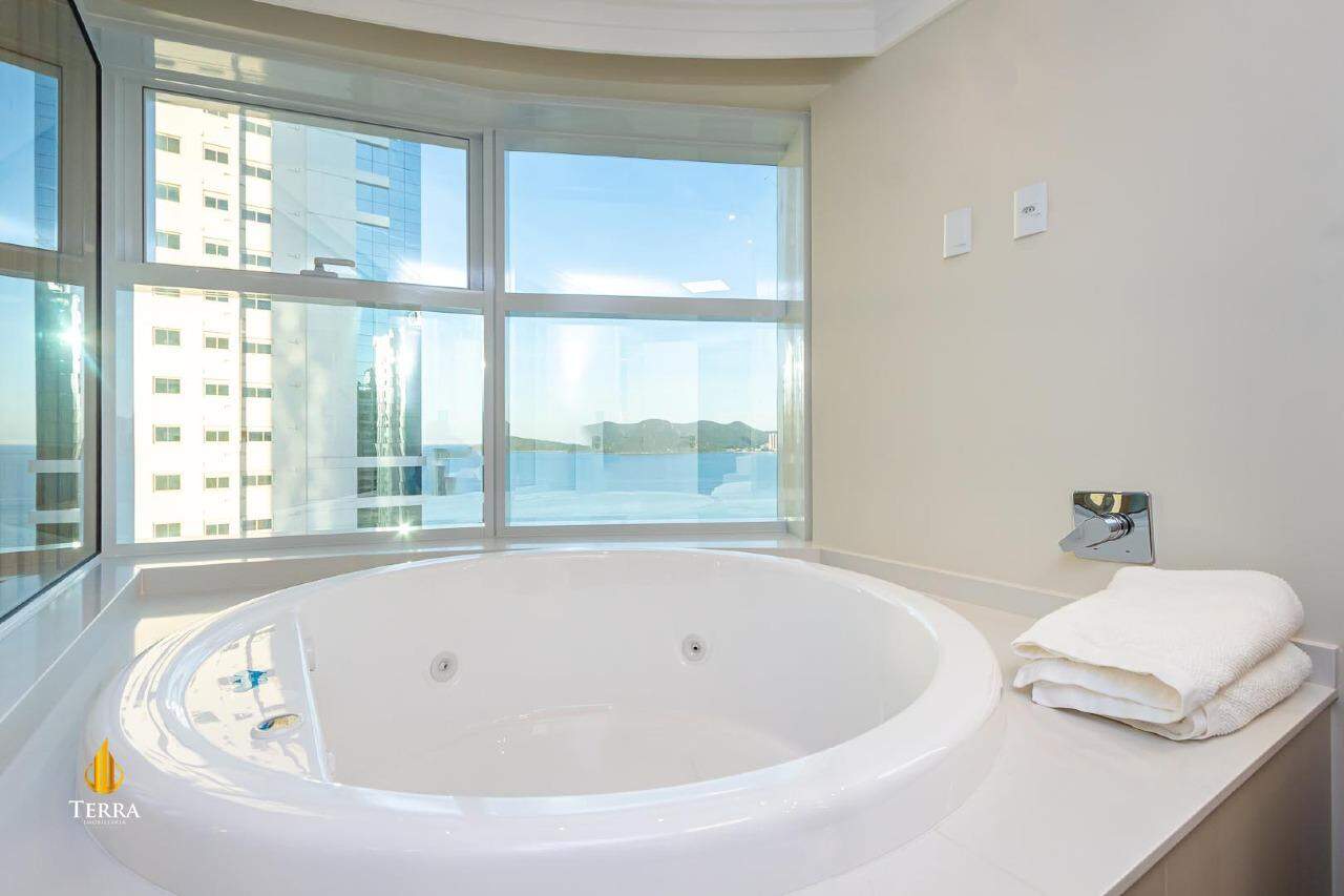 Edifício Infinity Coast Apartamento com 3 quartos, Pioneiros: 