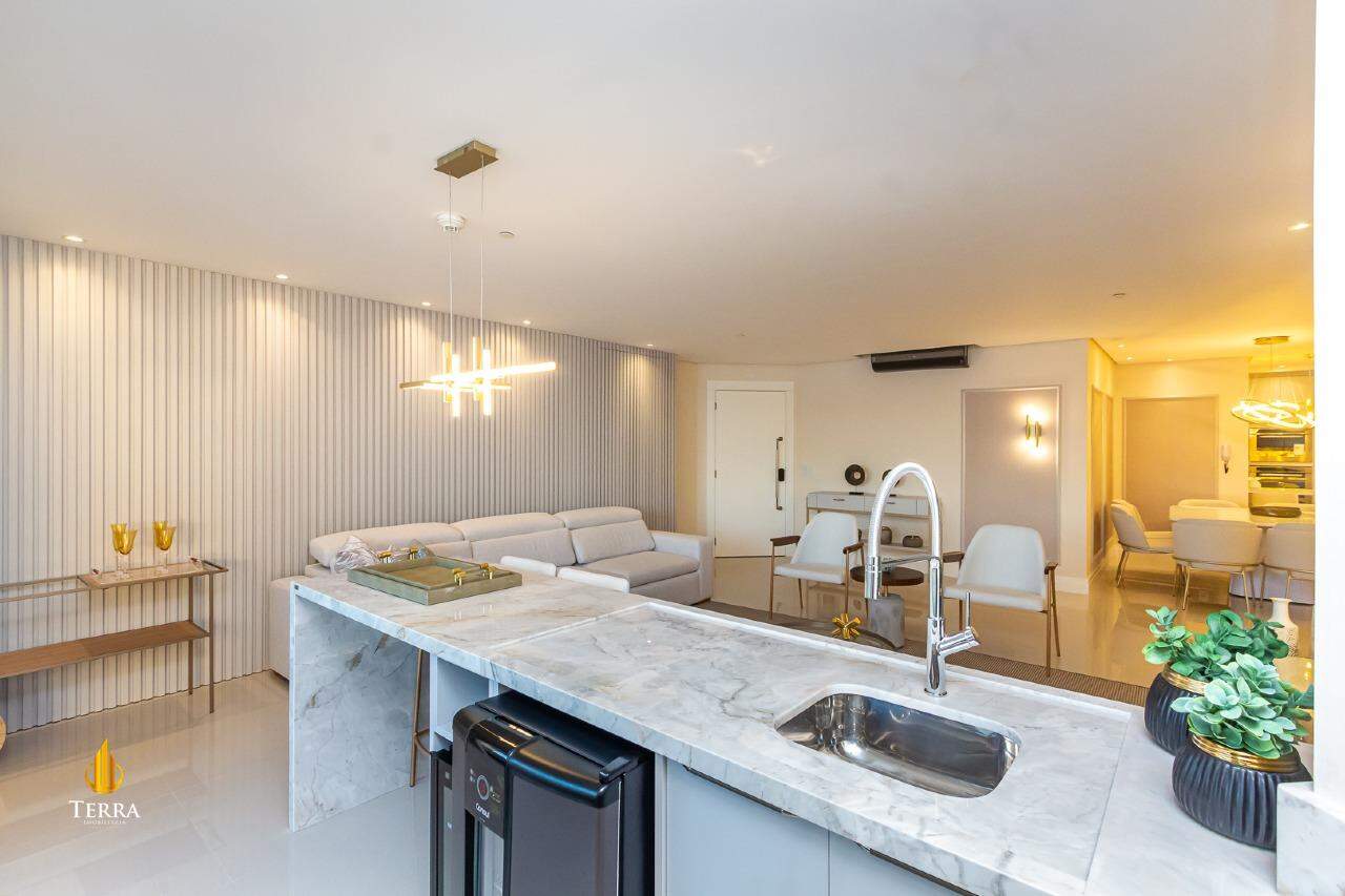 Edifício Infinity Coast Apartamento com 3 quartos, Pioneiros: 