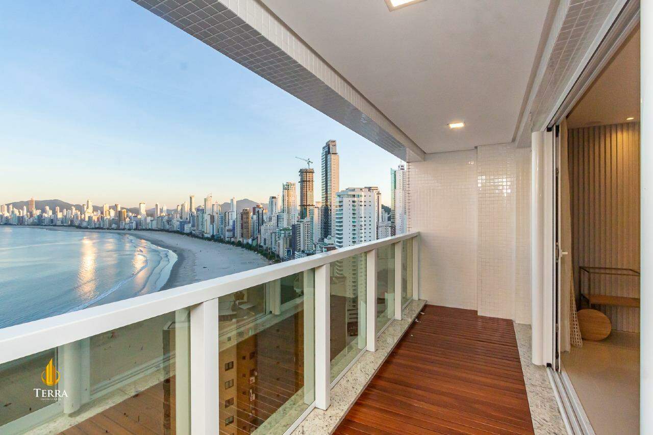 Edifício Infinity Coast Apartamento com 3 quartos, Pioneiros: 