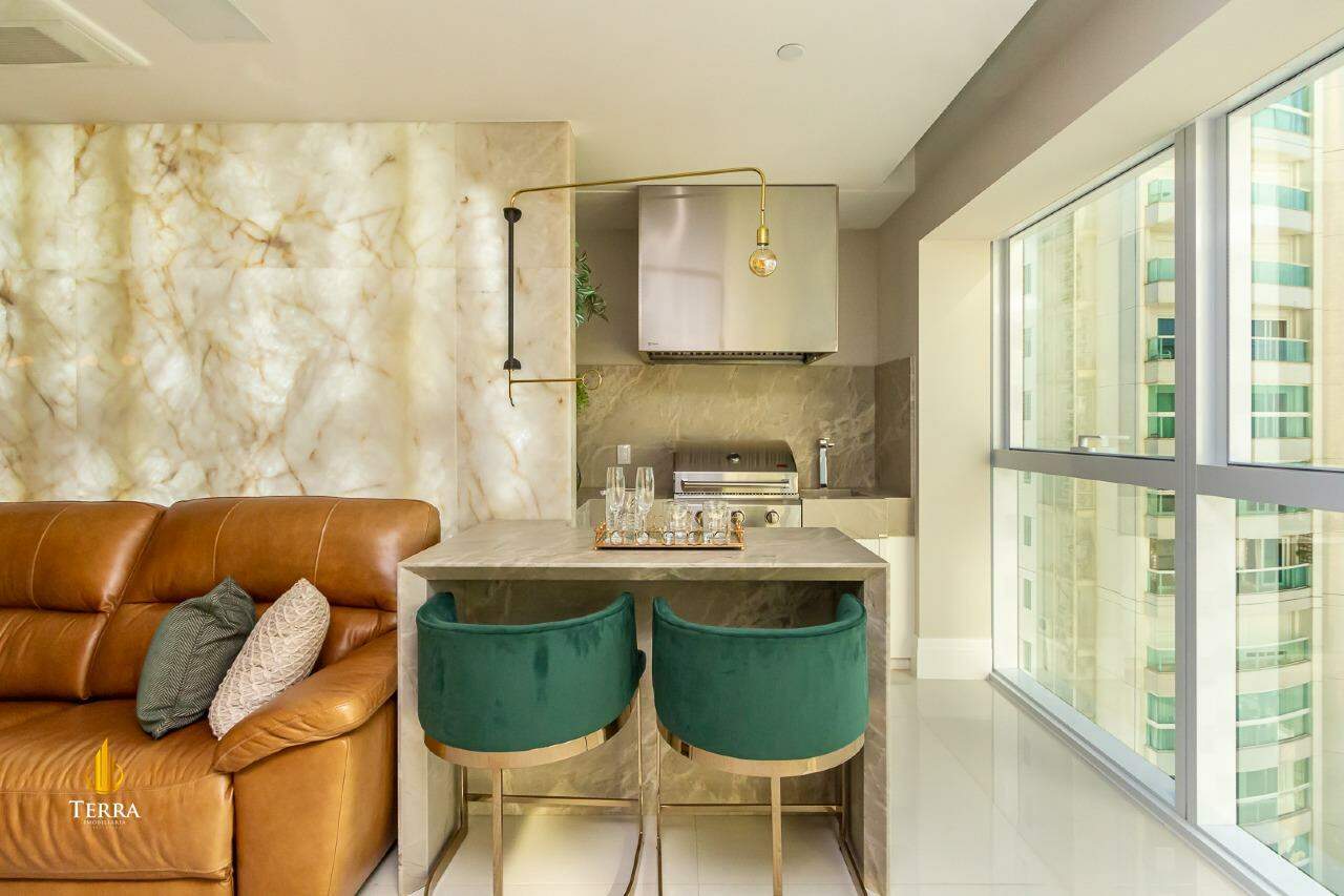 Edifício One Tower Apartamento com 4 quartos, Centro: 