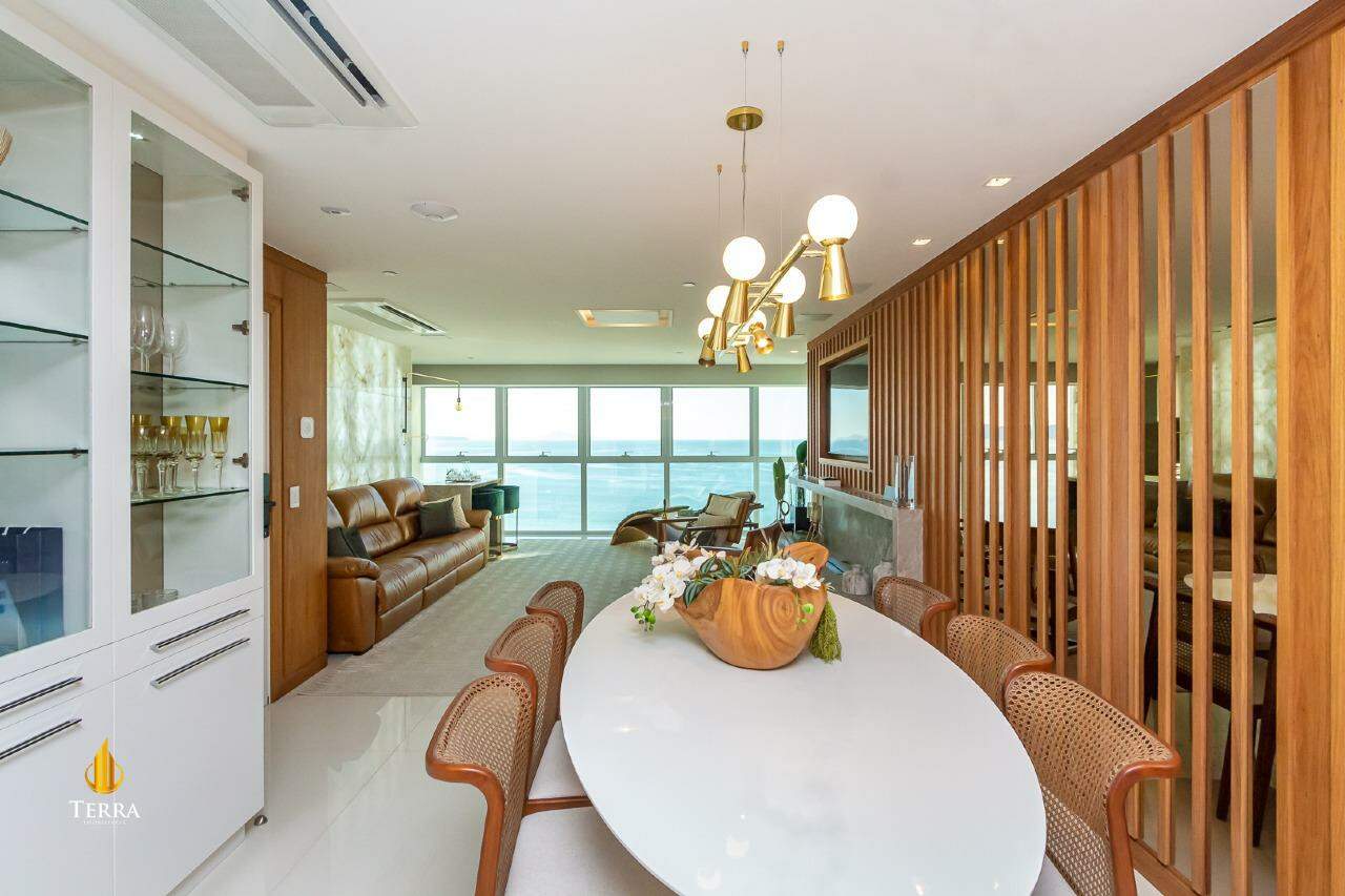 Edifício One Tower Apartamento com 4 quartos, Centro: 