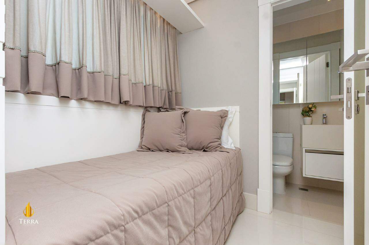 Edifício One Tower Apartamento com 4 quartos, Centro: 
