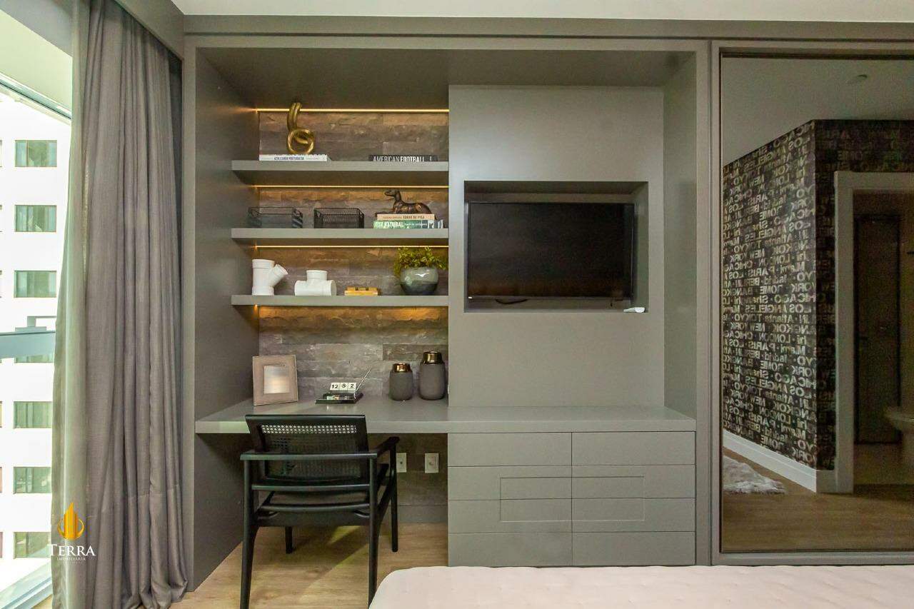 Edifício One Tower Apartamento com 4 quartos, Centro: 