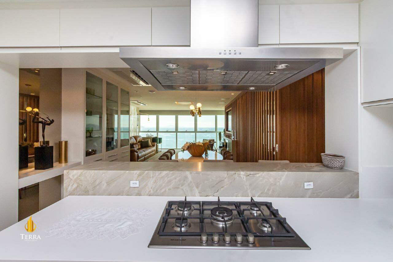 Edifício One Tower Apartamento com 4 quartos, Centro: 