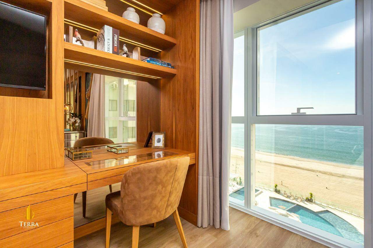Edifício One Tower Apartamento com 4 quartos, Centro: 