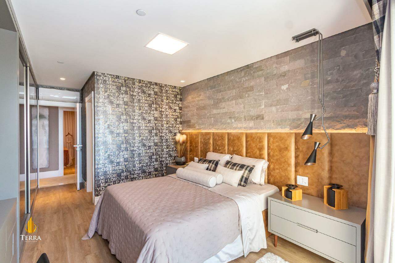 Edifício One Tower Apartamento com 4 quartos, Centro: 