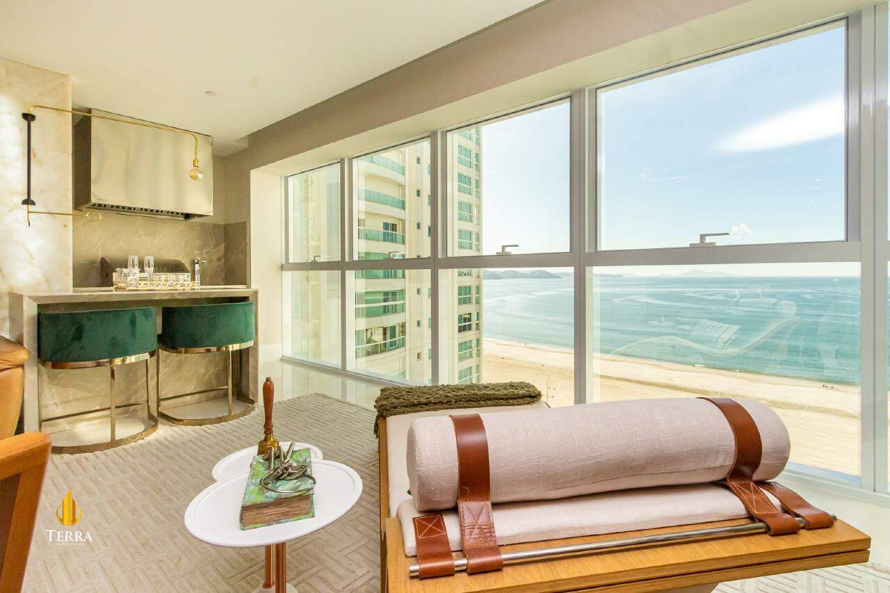 Edifício One Tower Apartamento com 4 quartos, Centro: 