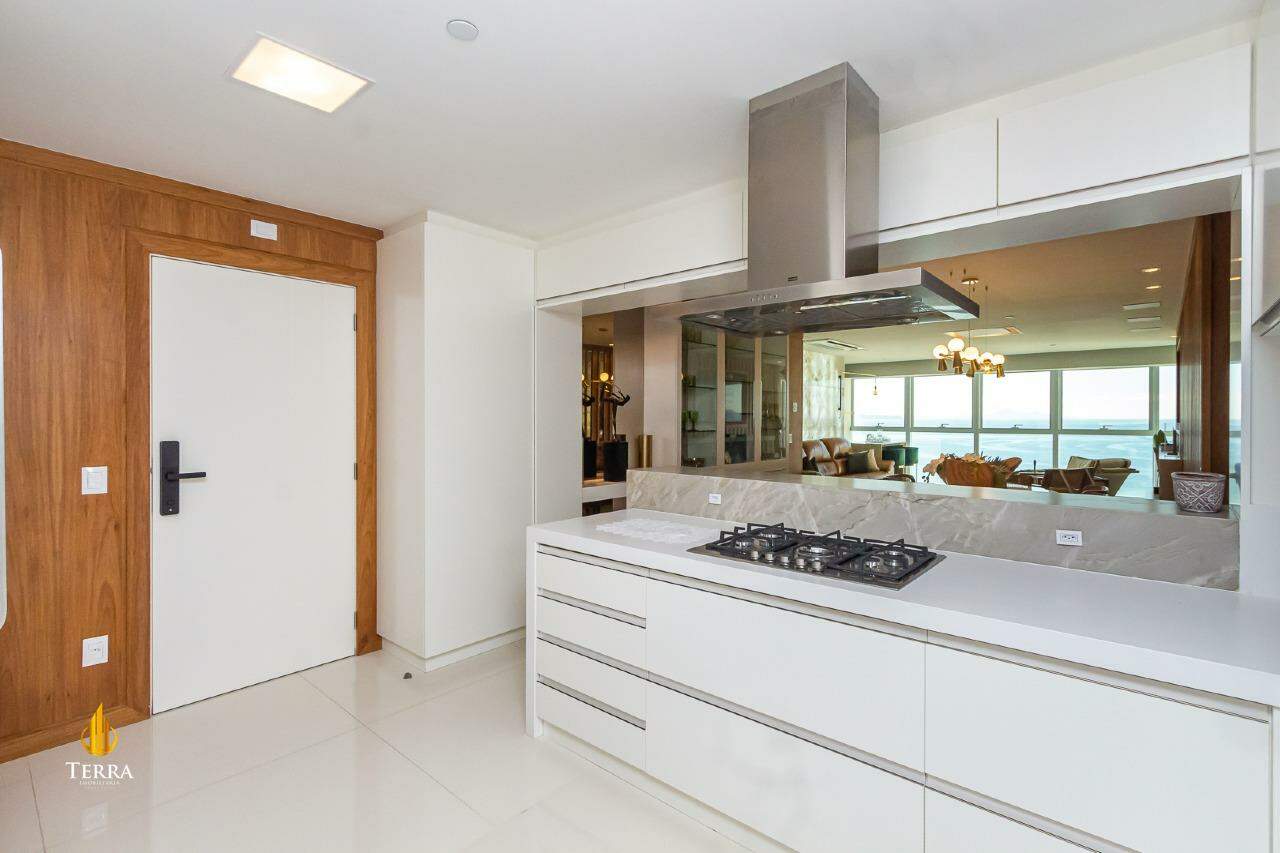 Edifício One Tower Apartamento com 4 quartos, Centro: 