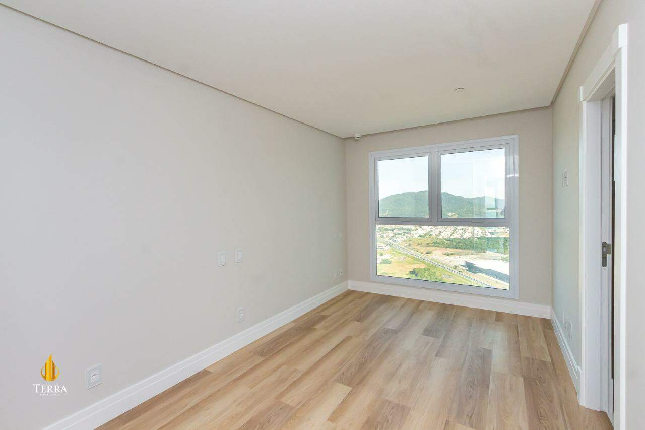 Edifício One Tower Apartamento com 4 quartos, Centro: 