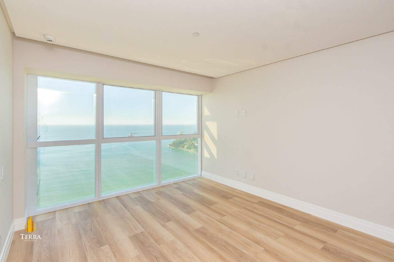 Edifício One Tower Apartamento com 4 quartos, Centro: 