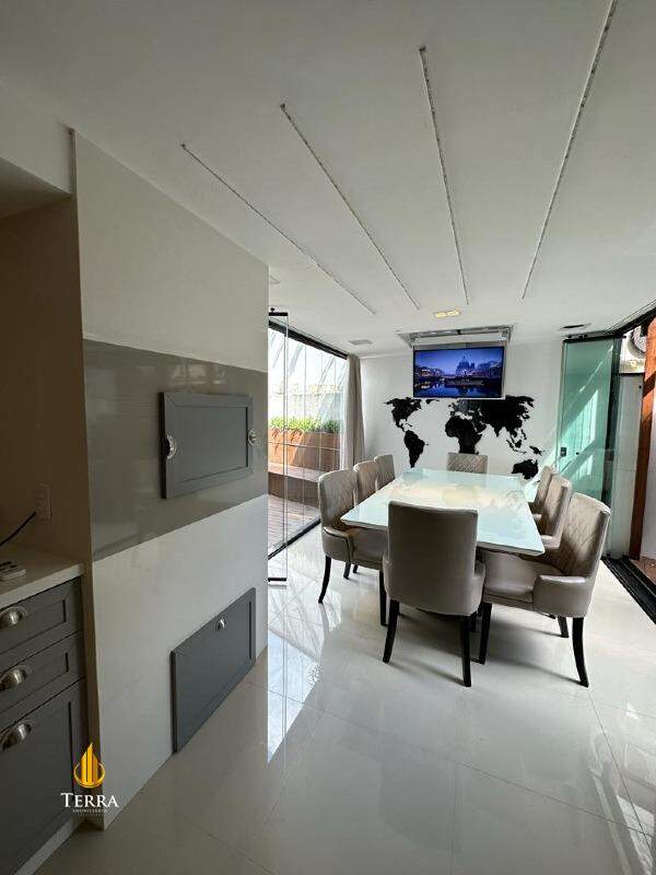 Apartamento com 2 quartos, Praia dos Amores: 