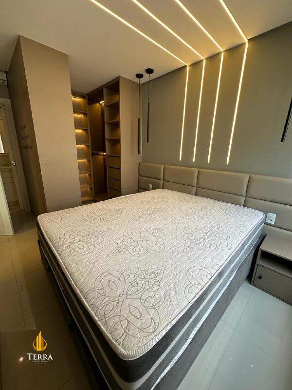 Apartamento com 2 quartos, Praia dos Amores: 