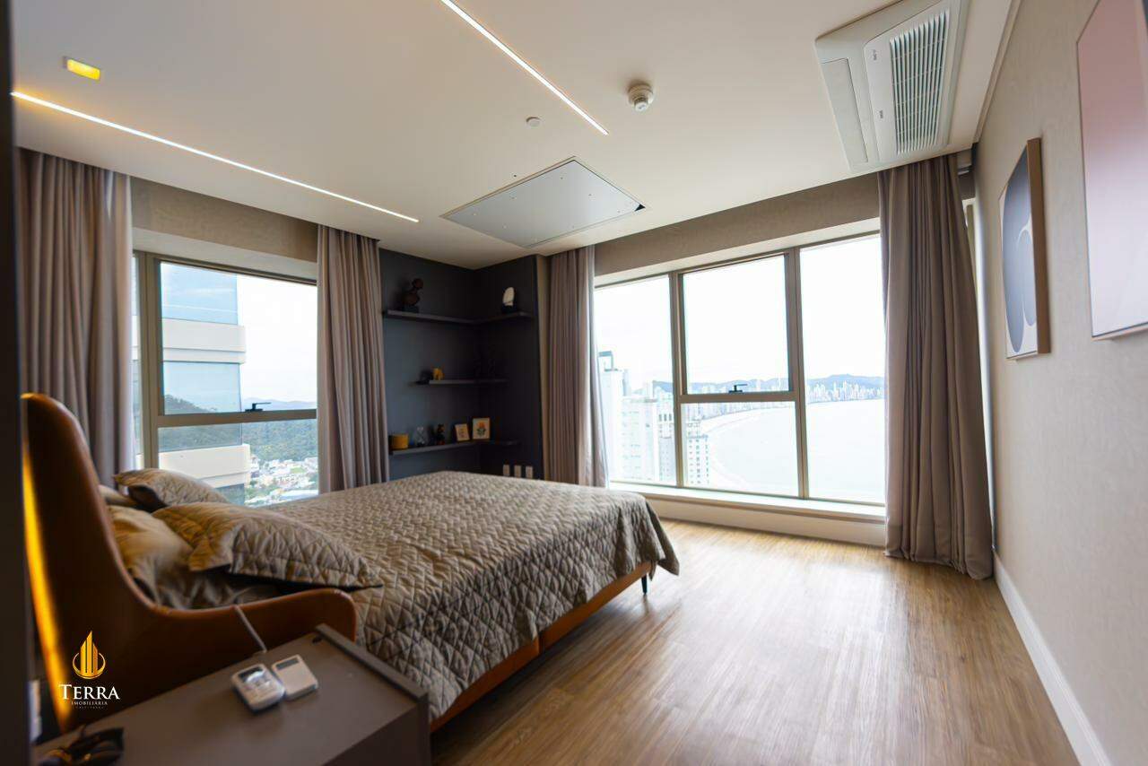 Yachthouse By Pininfarina Apartamento com 4 quartos, Centro: 