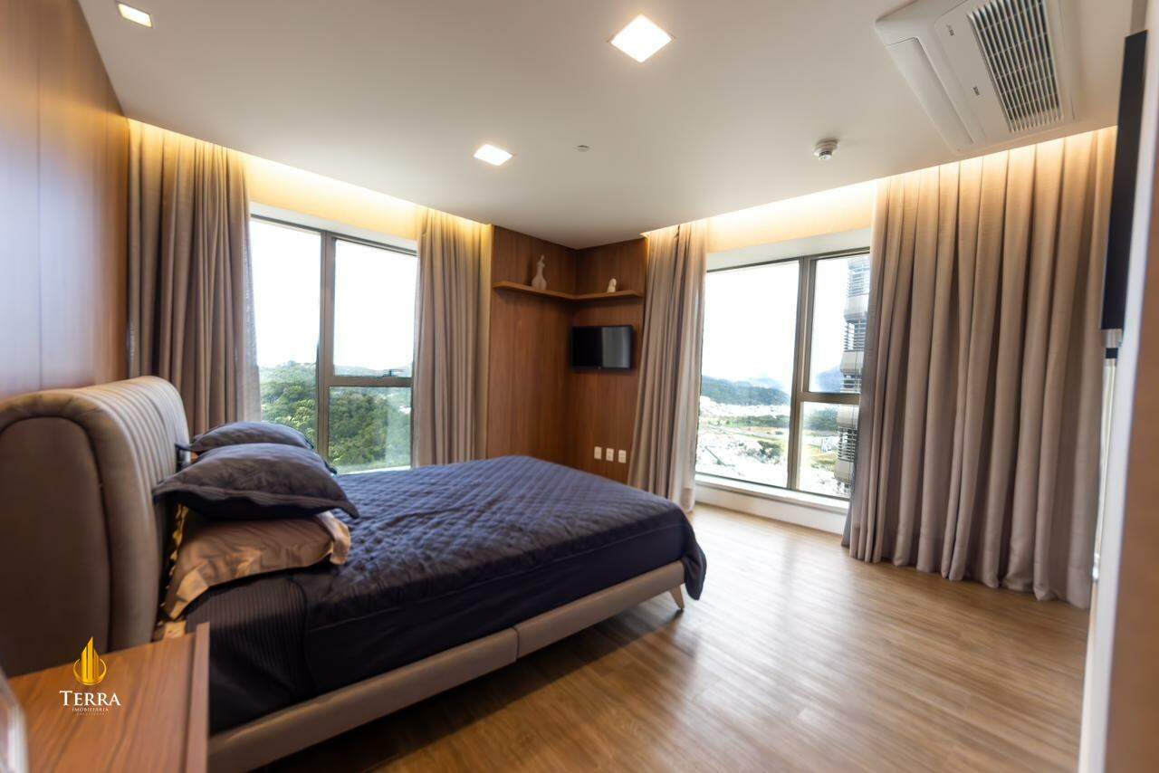 Yachthouse By Pininfarina Apartamento com 4 quartos, Centro: 