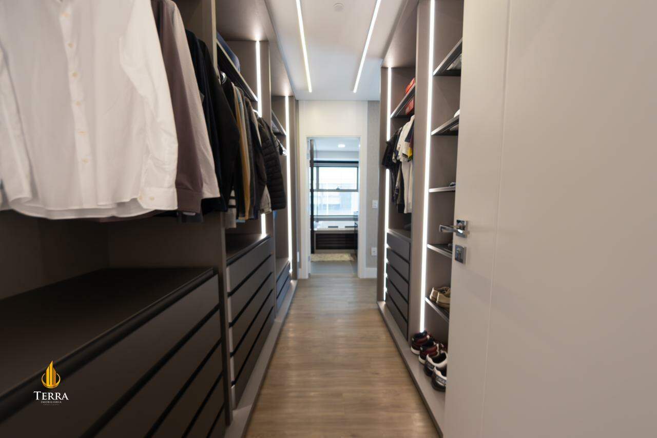 Yachthouse By Pininfarina Apartamento com 4 quartos, Centro: 