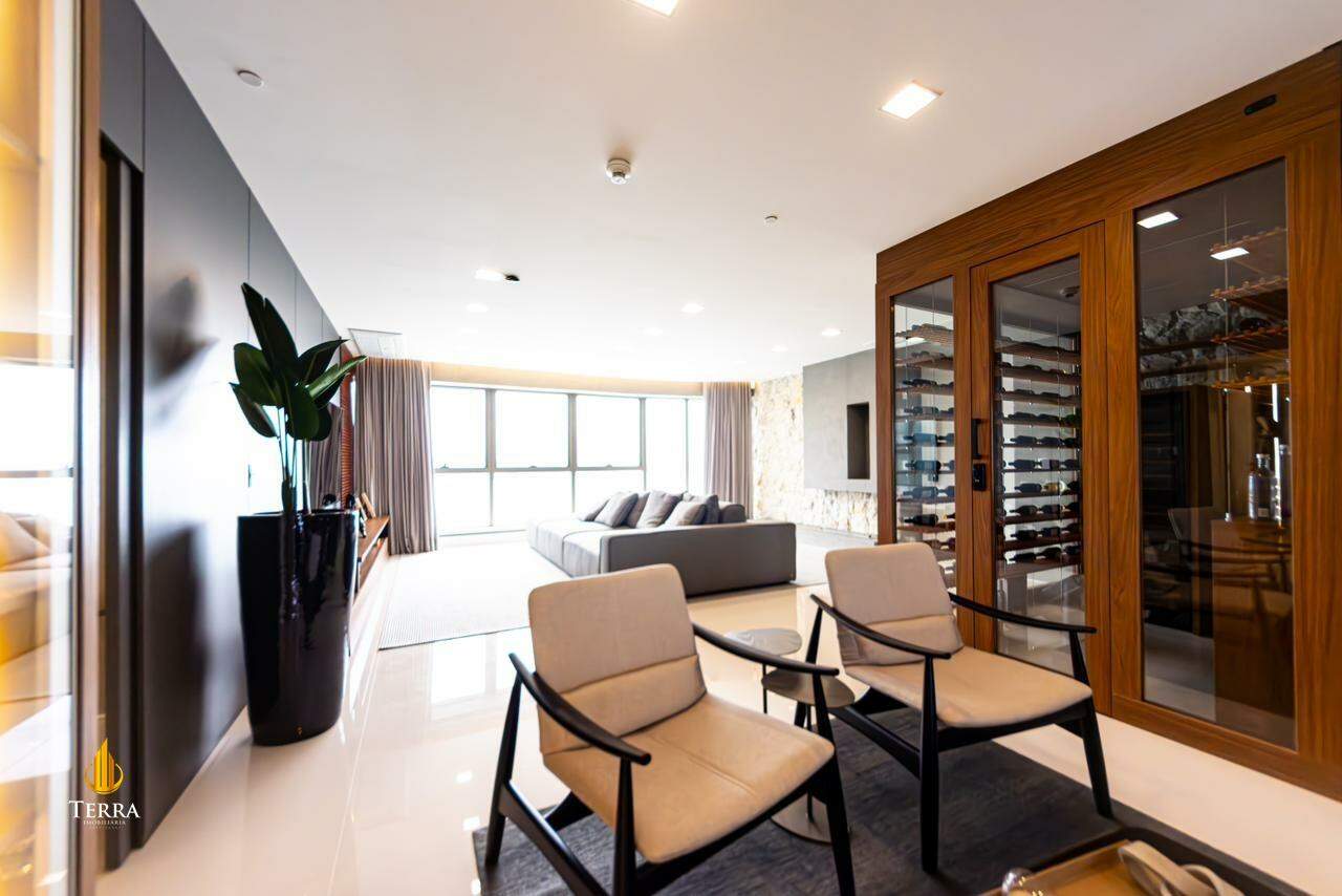 Yachthouse By Pininfarina Apartamento com 4 quartos, Centro: 