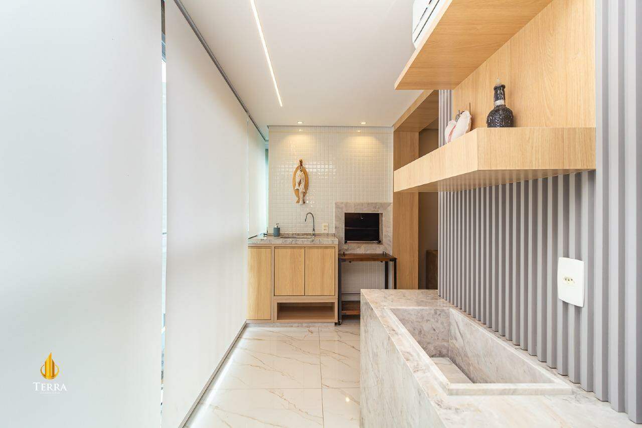 Apartamento com 3 quartos, Praia Brava: 