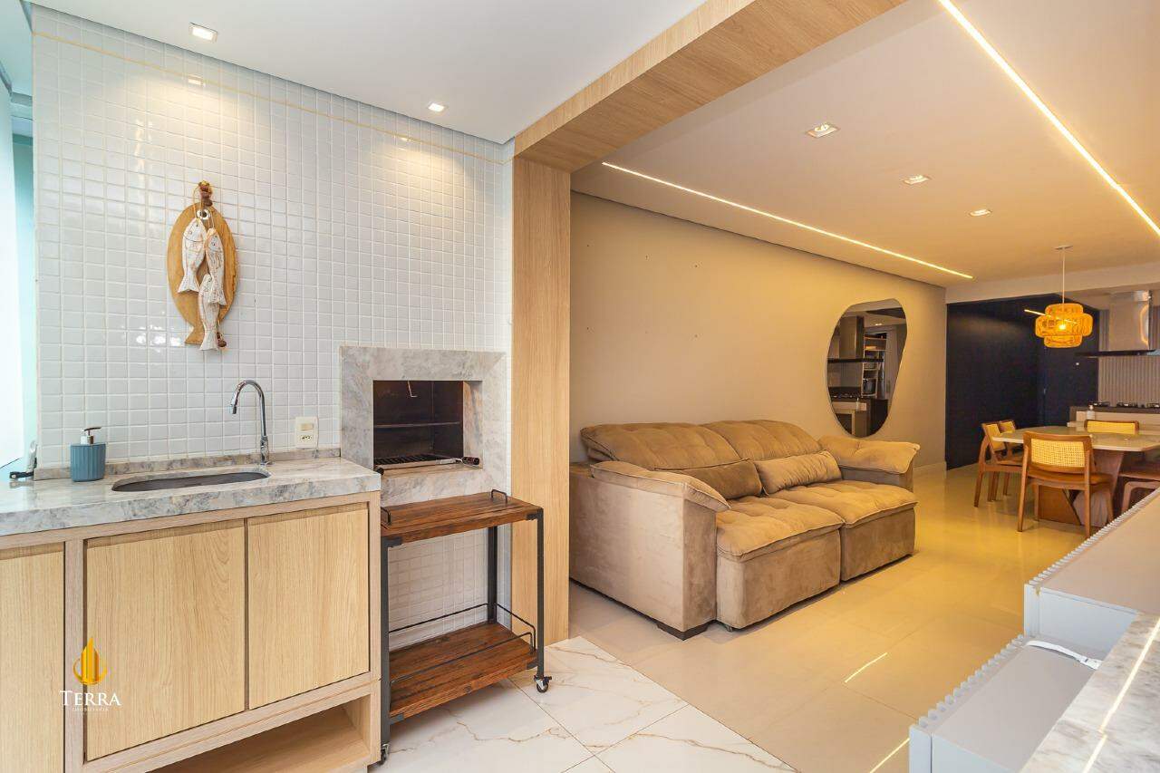 Apartamento com 3 quartos, Praia Brava: 
