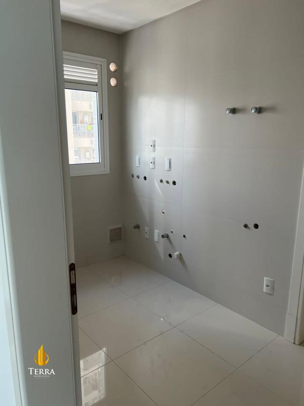 Marina Beach Towers Apartamento com 3 quartos, Centro: 