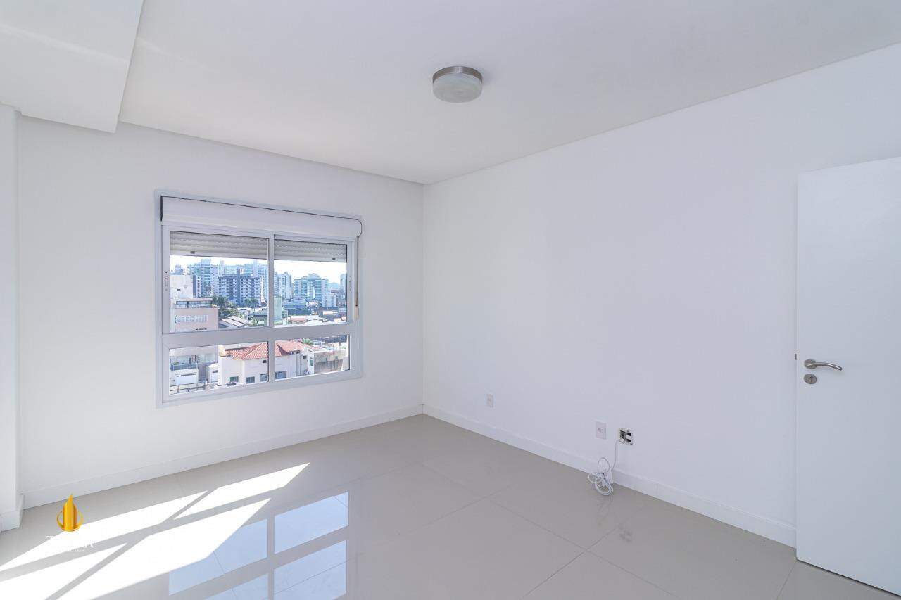 Tâmisa Apartamento com 3 quartos, Praia Brava: 