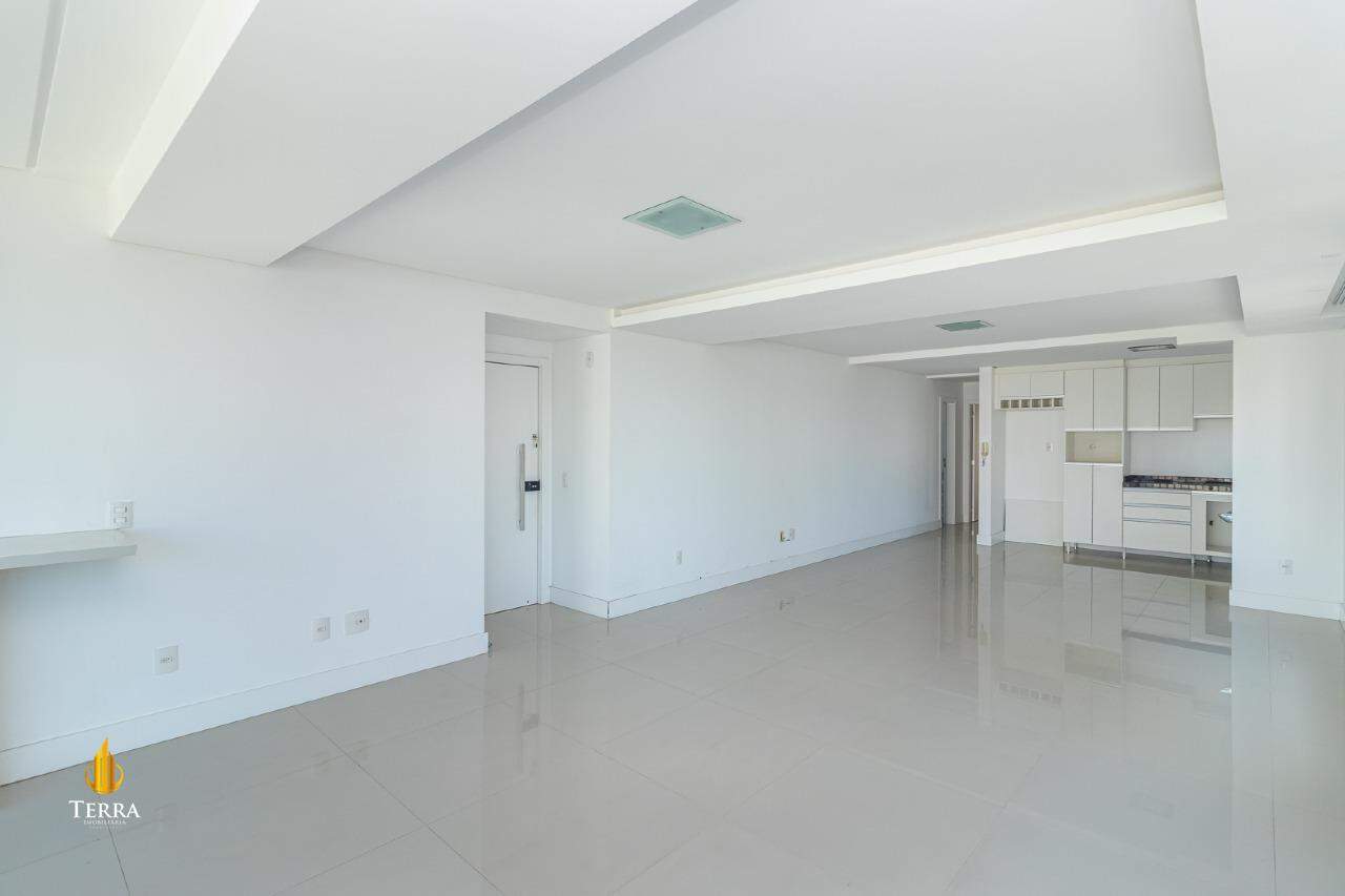 Tâmisa Apartamento com 3 quartos, Praia Brava: 