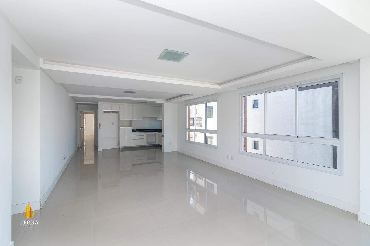 Tâmisa Apartamento com 3 quartos, Praia Brava: 