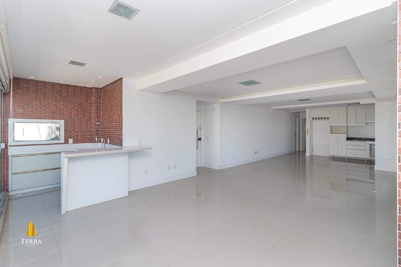 Tâmisa Apartamento com 3 quartos, Praia Brava: 