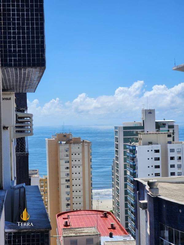 Apartamento com 2 quartos, Centro: 