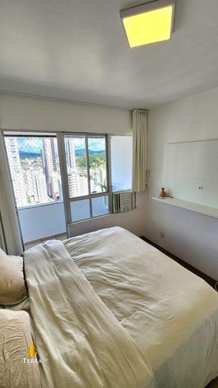 Apartamento com 2 quartos, Centro: 