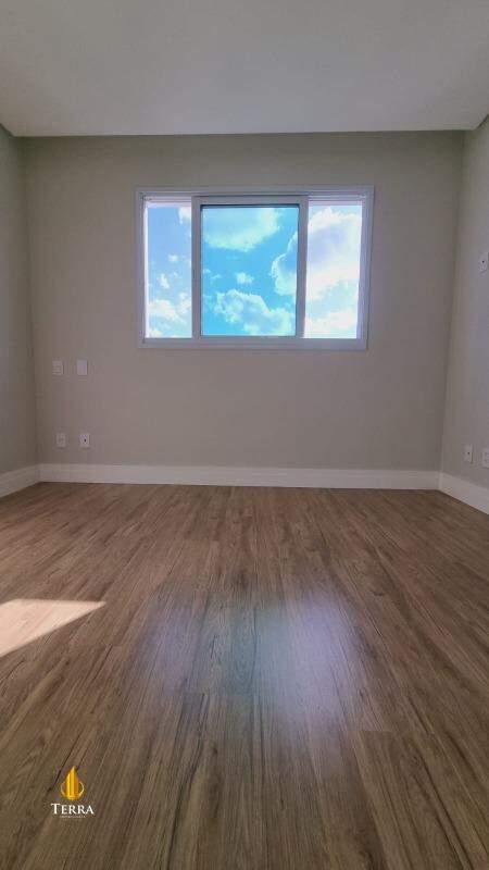Falcon Tower Apartamento com 4 quartos, Centro: 