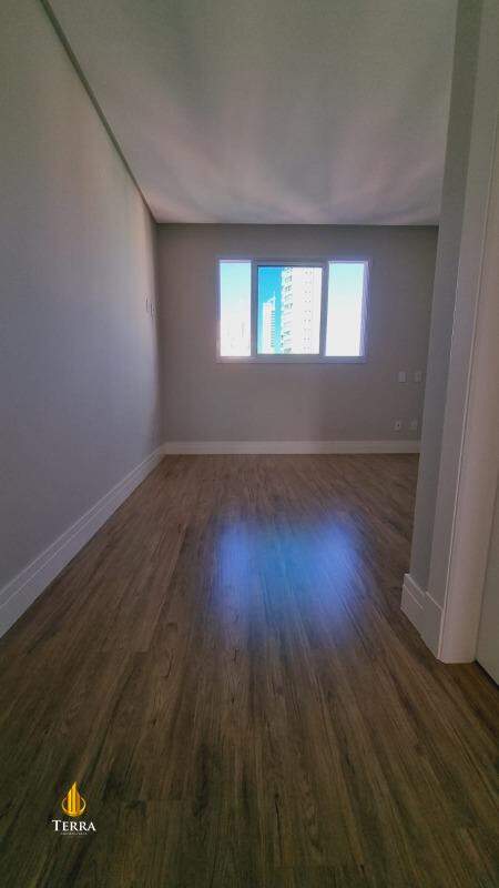 Falcon Tower Apartamento com 4 quartos, Centro: 