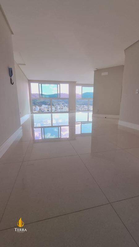 Falcon Tower Apartamento com 4 quartos, Centro: 