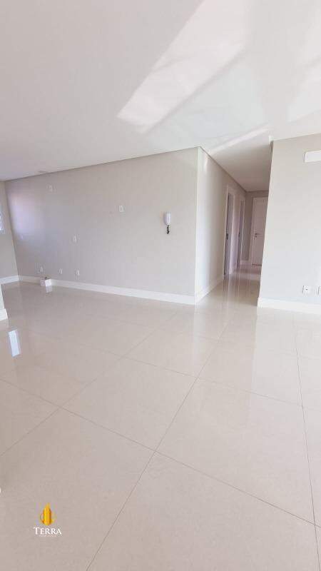Falcon Tower Apartamento com 4 quartos, Centro: 