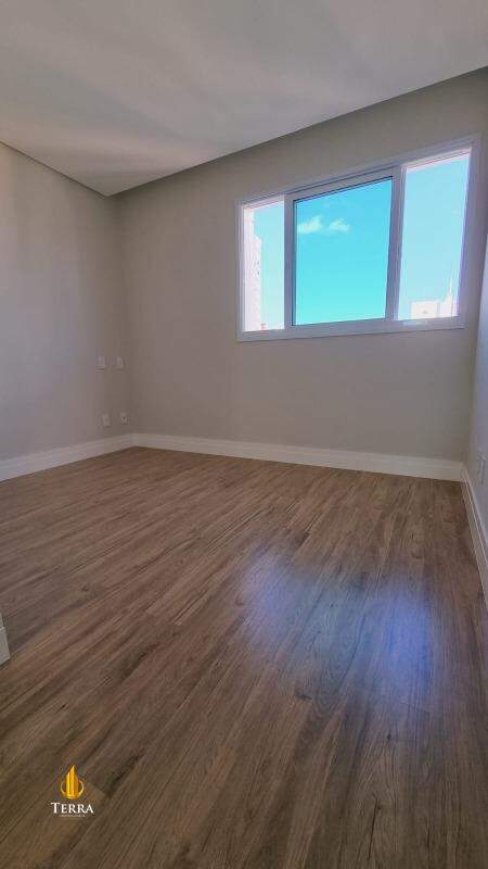 Falcon Tower Apartamento com 4 quartos, Centro: 